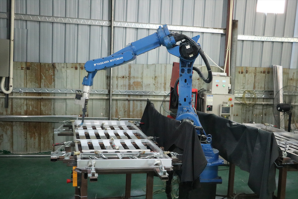 Advanced robotic arm welding